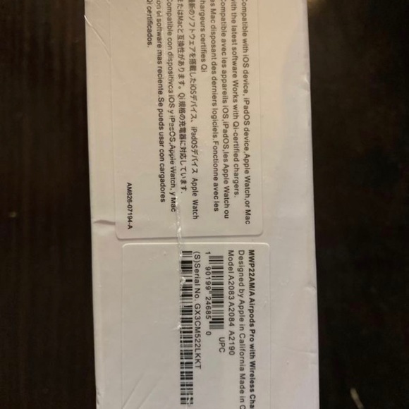 Air pod pros - Picture 3 of 5